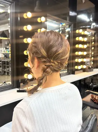 ヘアアレンジ assort tokyo所属・Hiyo 海外レイヤーカットのヘアスタイル