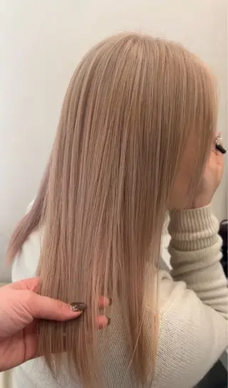 セミロング 透け感カラー 顔周り/neneのヘアスタイル