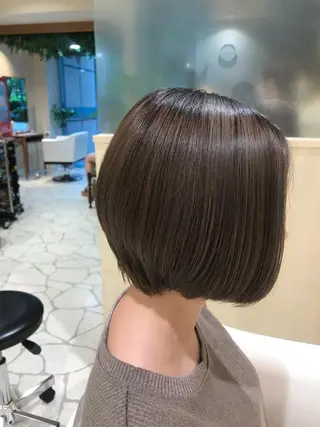 ショート カラー CYAN.矢場町店所属・三代 ゆりあのヘアスタイル