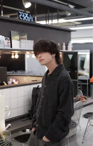 ミディアム パーマ ハイトーン特化/渋谷 ⚡️コースケ⚡️のヘアスタイル