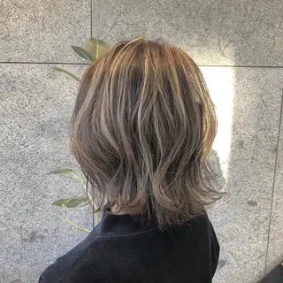 ミディアム カラー カトウ ユウカのヘアスタイル