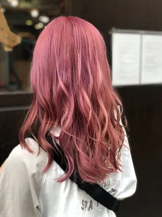 セミロング カラー 小波津 笑花のヘアスタイル