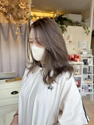 セミロング ＨＩ ROのヘアスタイル