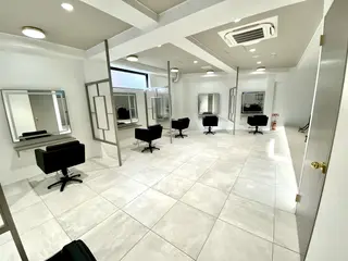 Rubikなかもず タケウチのヘアスタイル