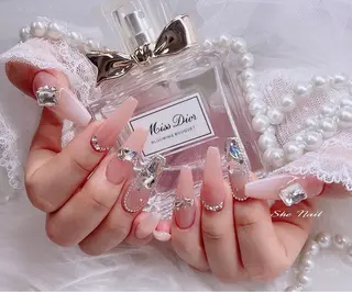 ネイル She   Nail所属・ISA_ BELLAのネイルデザイン