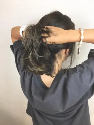 ミディアム ブリーチなしダブル/ レイヤーカット 小棹のヘアスタイル