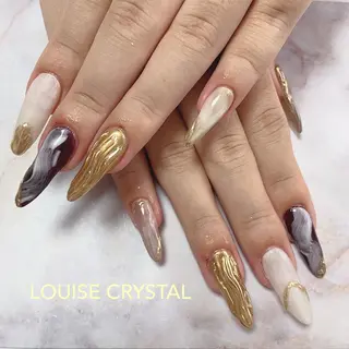 ネイル LOUISE CRYSTALのネイルデザイン