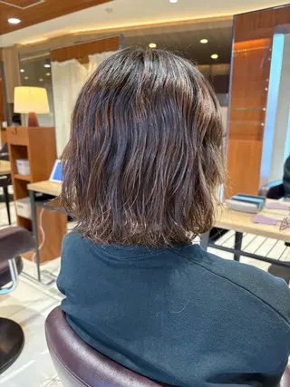 ミディアム パーマ ブリーチ⏳艶カラー Natsukiのヘアスタイル