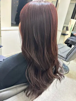 ロング 腰越 麻奈のヘアスタイル