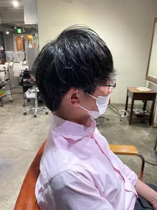 ショート yelm所属・🫒オリーブカラー ミディアムレイヤー✨のヘアスタイル