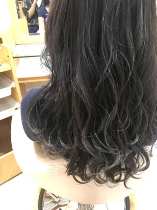 ロング カラー 🐝肥田 しょーと🐝のヘアスタイル