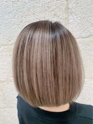 ショート カラー ＊ブリーチカラー＊ 🫧M🫧のヘアスタイル