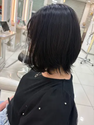 ショート カラー 鵜野 惠帆のヘアスタイル
