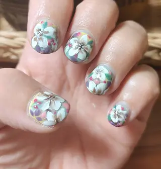 千葉家蘭磨ネイル♣所属・千葉家蘭磨ネイル♣と タイ古式マッサージのネイルデザイン