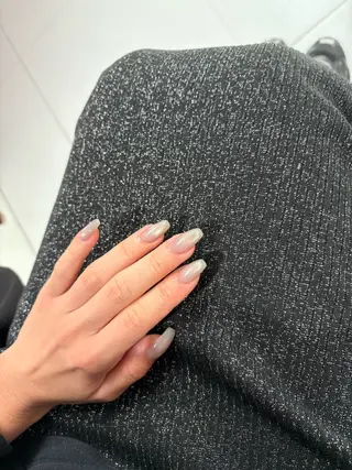 セミロング CLALA Ayumiのネイルデザイン