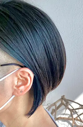 ショート カラー 三野 沙也のヘアスタイル