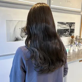セミロング カラー カジュアルを女っぽく 𝗮𝘆𝗮𝗰𝗼のヘアスタイル