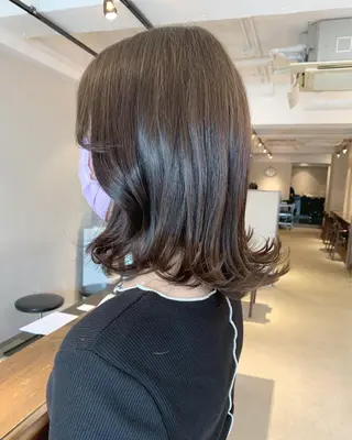 ミディアム カラー 透明感/オリーブ/ グレージュ/YUKAのヘアスタイル