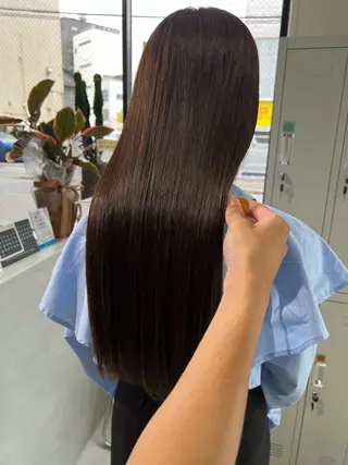 ロング カラー (h)wim ウィムのヘアスタイル