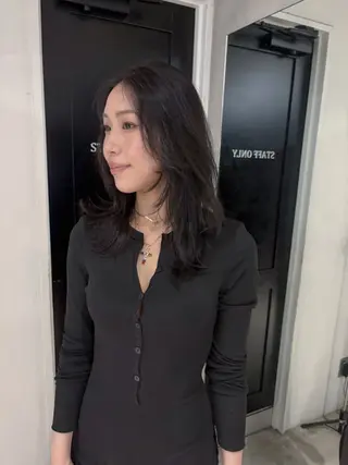 セミロング カラー yurika☁️ 似合わせ｜レイヤーのヘアスタイル