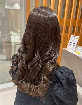 ロング カラー 髪質改善／ストレート 特化／津久井裕仁🫧のヘアスタイル