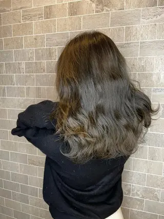 セミロング ブリーチ毛矯正.髪質 改善.髪にドラマをのヘアスタイル