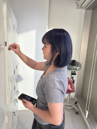 ミディアム カラー EIGHT ／SHU🩶のヘアスタイル