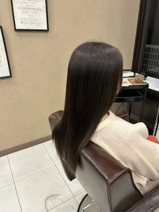 ロング カラー アートヘアグレイス所属・Grace岡留 夢名のヘアスタイル