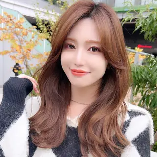 ミディアム カラー パーマ モテ髪×トレンド💕 小顔レイヤー 金井のヘアスタイル