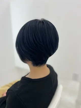ショート カラー 吉田 悠乃のヘアスタイル
