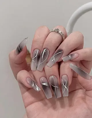 ネイル EMI ANA.CHUOのネイルデザイン