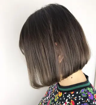 ミディアム カラー Lolonois梅田 スタッフのヘアスタイル