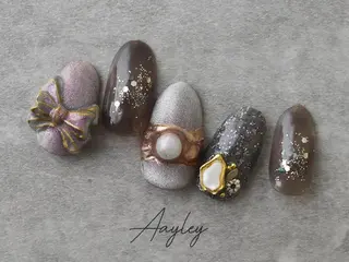 ミディアム カラー ネイル Aayley(アイリー)Salon所属・Aayley アイリ―サロンのネイルデザイン