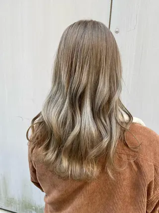 カラー MIKU ナチュラルヘア✂️✨のヘアスタイル