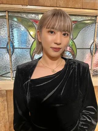 ショート ブリーチ/ハイトーン レイヤー/Maanaのヘアスタイル