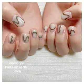 ショート ネイル 👑enen style👑のネイルデザイン