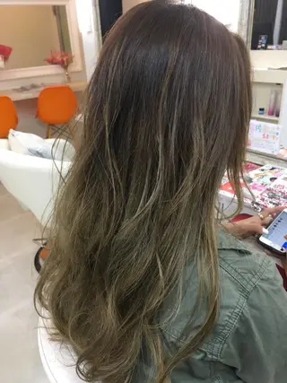 セミロング カラー 髪質改善 中川 翔のヘアスタイル