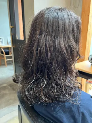 セミロング パーマ SHINYA シンヤヘアーズのヘアスタイル