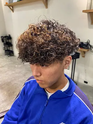 ショート パーマ メンズ パーマ特化/フェザー パーマシャドウ/真生のヘアスタイル