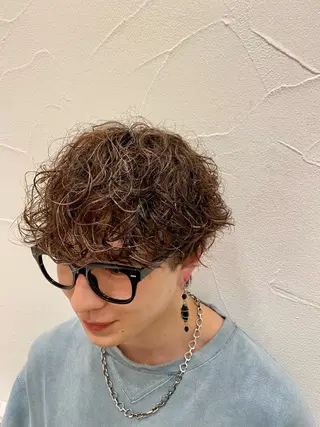 ショート カラー パーマ メンズ メンズ特化型美容師 栗山勇人のヘアスタイル