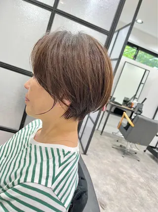 カラー 岸田 瑠美のヘアスタイル
