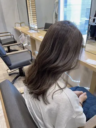 セミロング カラー AVANCE.西宮北口所属・AVANCE. 古川楓のヘアスタイル