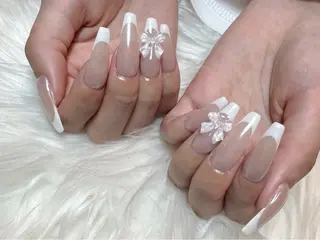 ネイル Aulu'bネイル ボディージュエリーのネイルデザイン