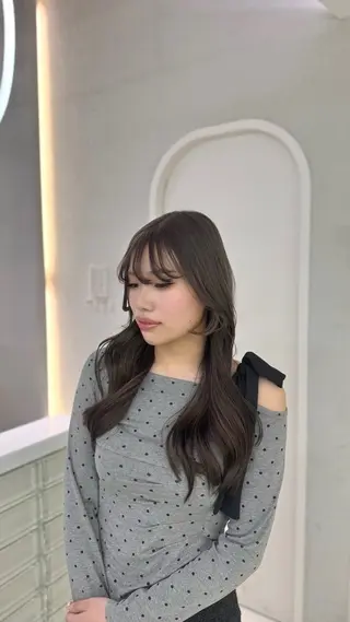 カラー ANN GAGAのヘアスタイル