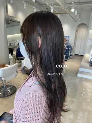 ロング カラー 峯崎 葵のヘアスタイル