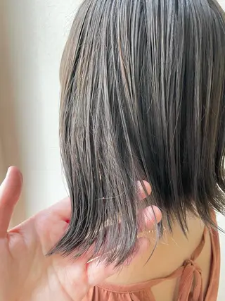 ショート カラー 沢田 瞳のヘアスタイル