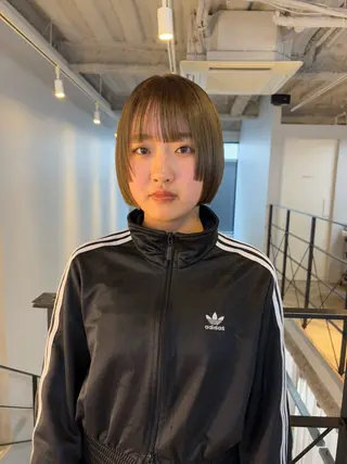 ショート yuri/オリーブ/ 暖色カラー/レイヤーのヘアスタイル