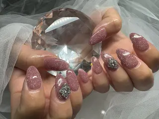 ネイル 武田 彩花のネイルデザイン