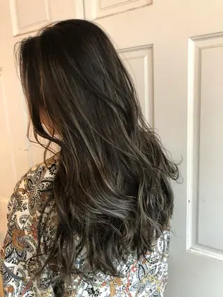 ロング 島本 燎のヘアスタイル