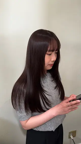 カラー ピエドプール NINAのヘアスタイル